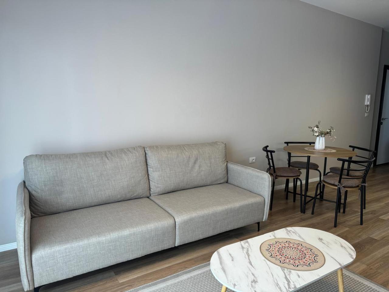 Olivia House Lägenhet Yzberishti Exteriör bild